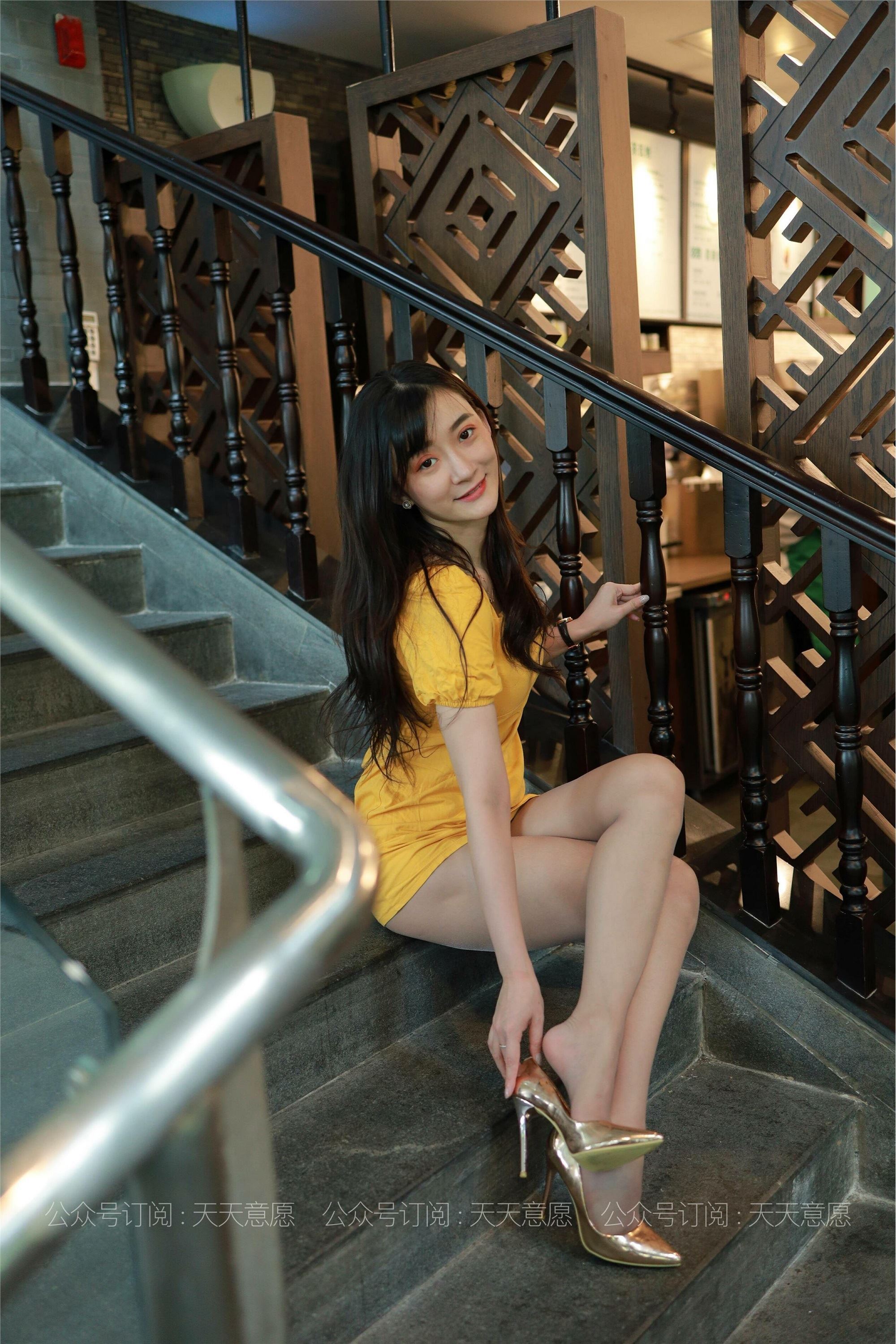 IESS异思趣向 - 模特：秋秋《蛋黄的长裙》